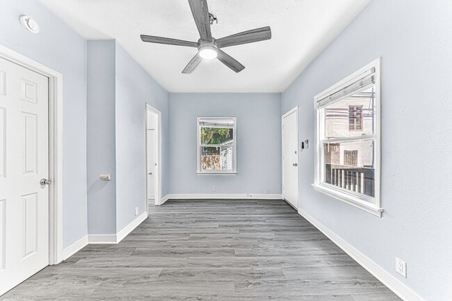 Building Photo - 1711 E Appleton St