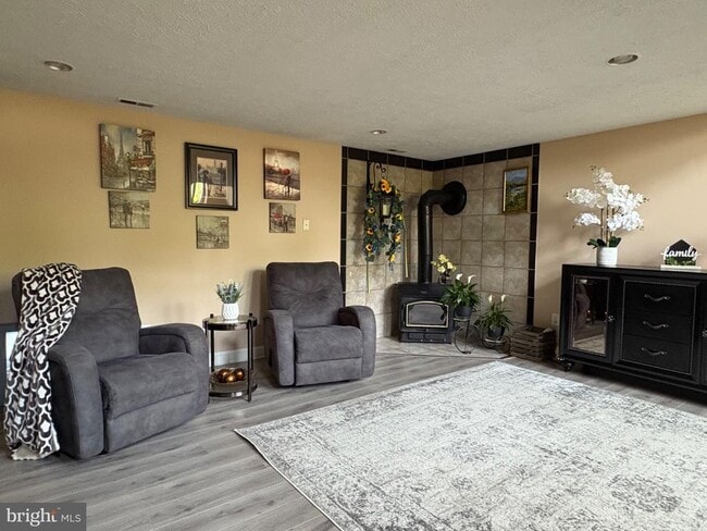 Photo - 803 Scott Cir