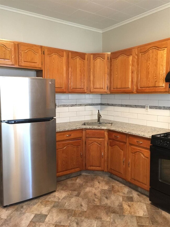 Photo - 152 W 9th St Unit 1