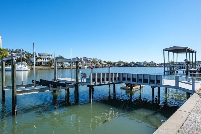 Photo - 5949 Seabird Dr S