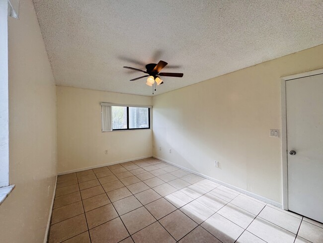 Photo - 20681 NE 4th Pl