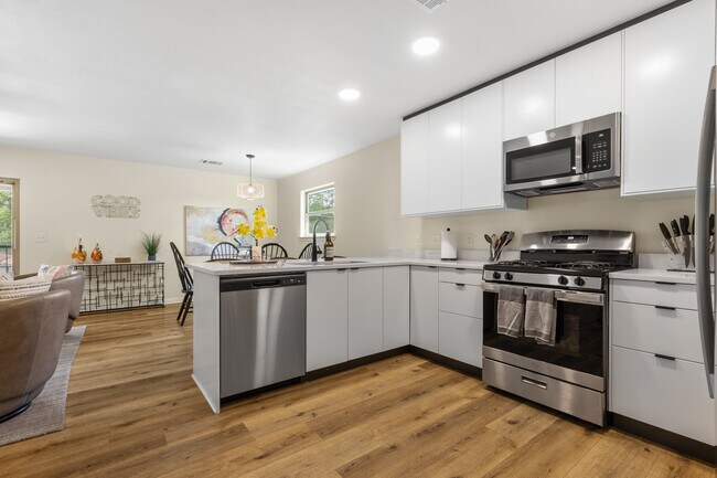 Magnolia Condominiums