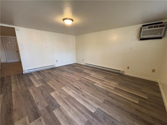 Photo - 1195 Lynn St