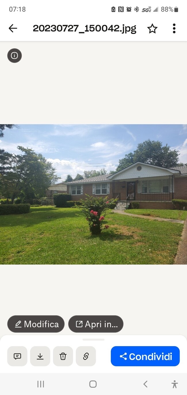 Building Photo - 301 W Lakeside Ave