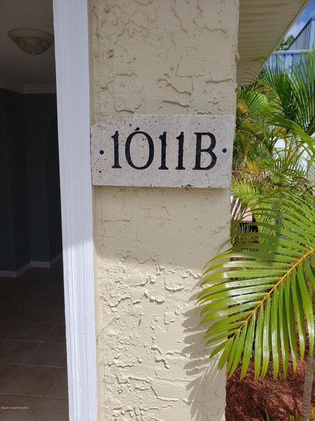 1011 S Hopkins Ave Unit B