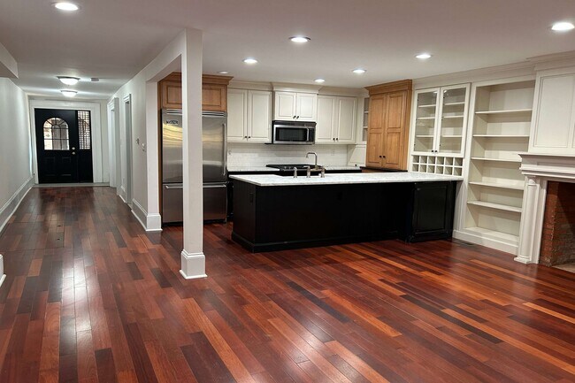 Photo - 268 Montgomery St