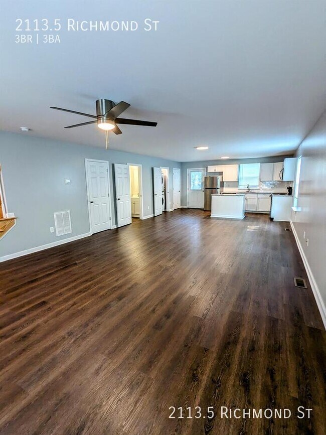 2113.5 Richmond St
