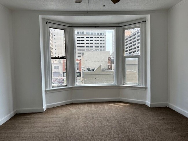 Photo - 204 Locust St Unidad L3