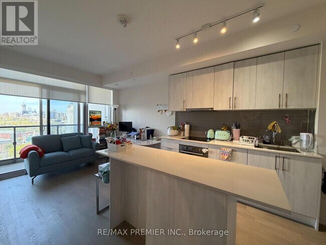 Photo - 88 Cumberland St Unit 1905