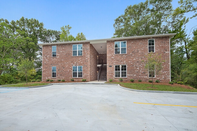 Photo - 124 Thornton Ln