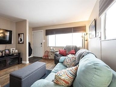 Photo - 2154 N Riley Ave