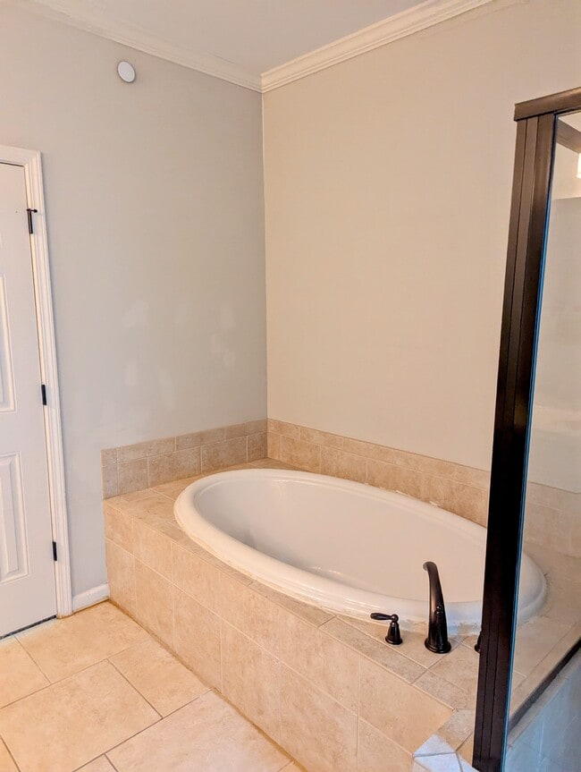 Building Photo - 913 Dumaine Trce