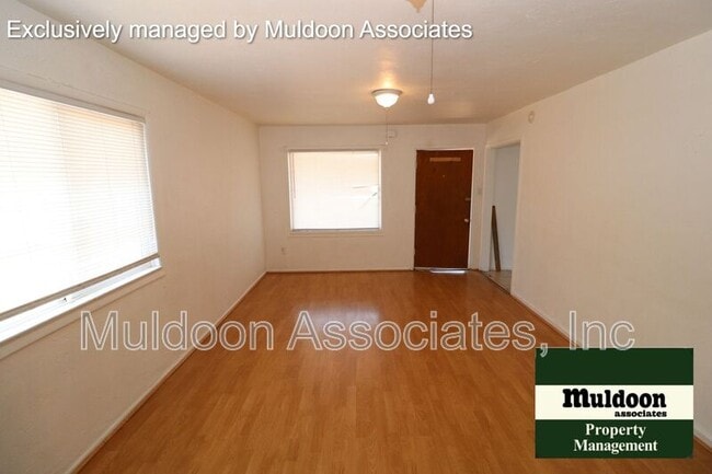 Photo - 2561 Camellia St