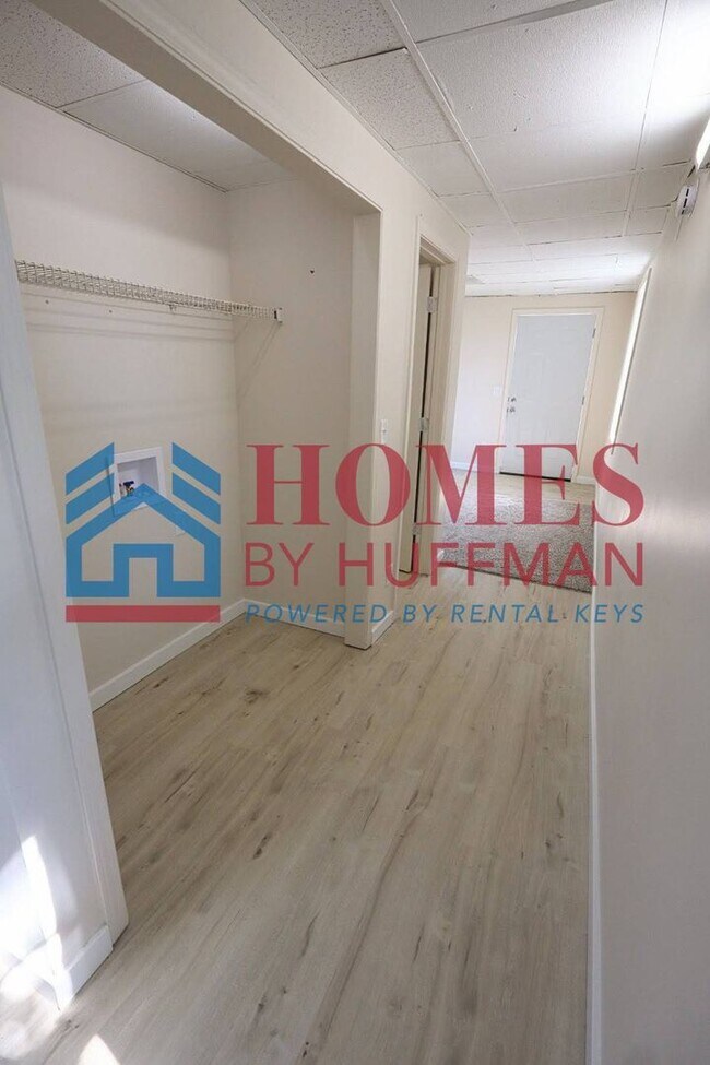 Photo - Two Bedroom House | Updated w/ Appliances