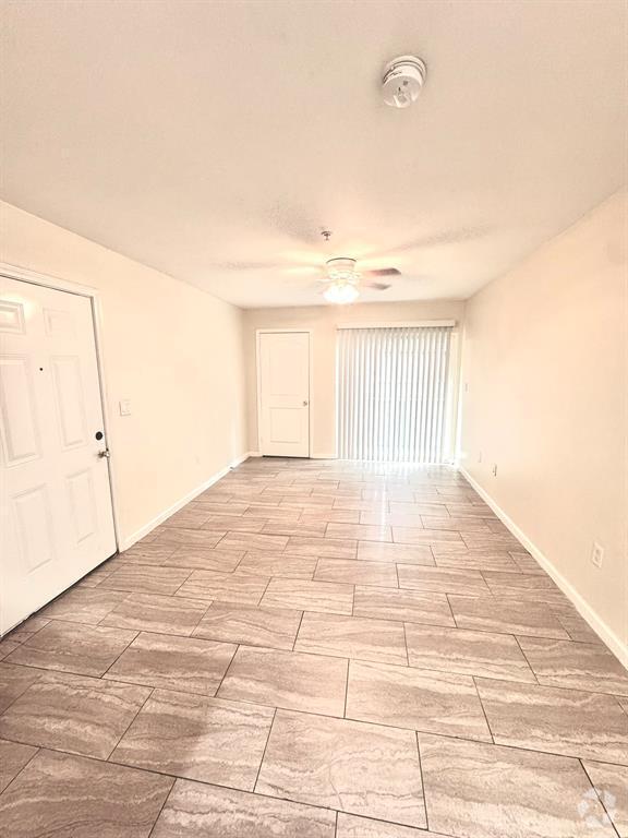 Building Photo - 717 Richcrest Dr Rental