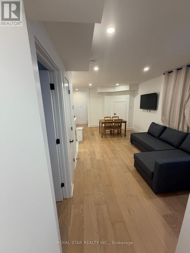 Photo - 253 Duncairn Ave