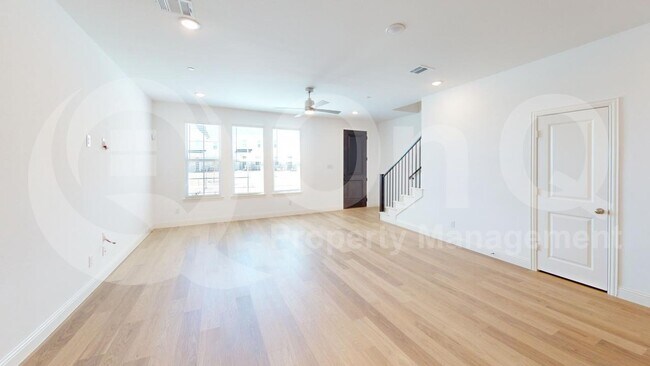 Photo - 1226 Junction Dr