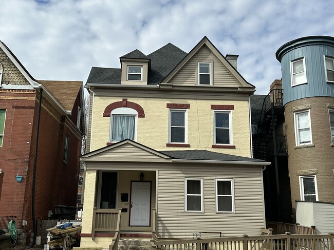 Building Photo - 218 S St Clair St Unit 3