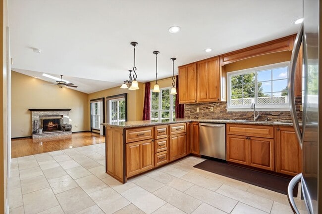 Photo - 5406 Lomax Way