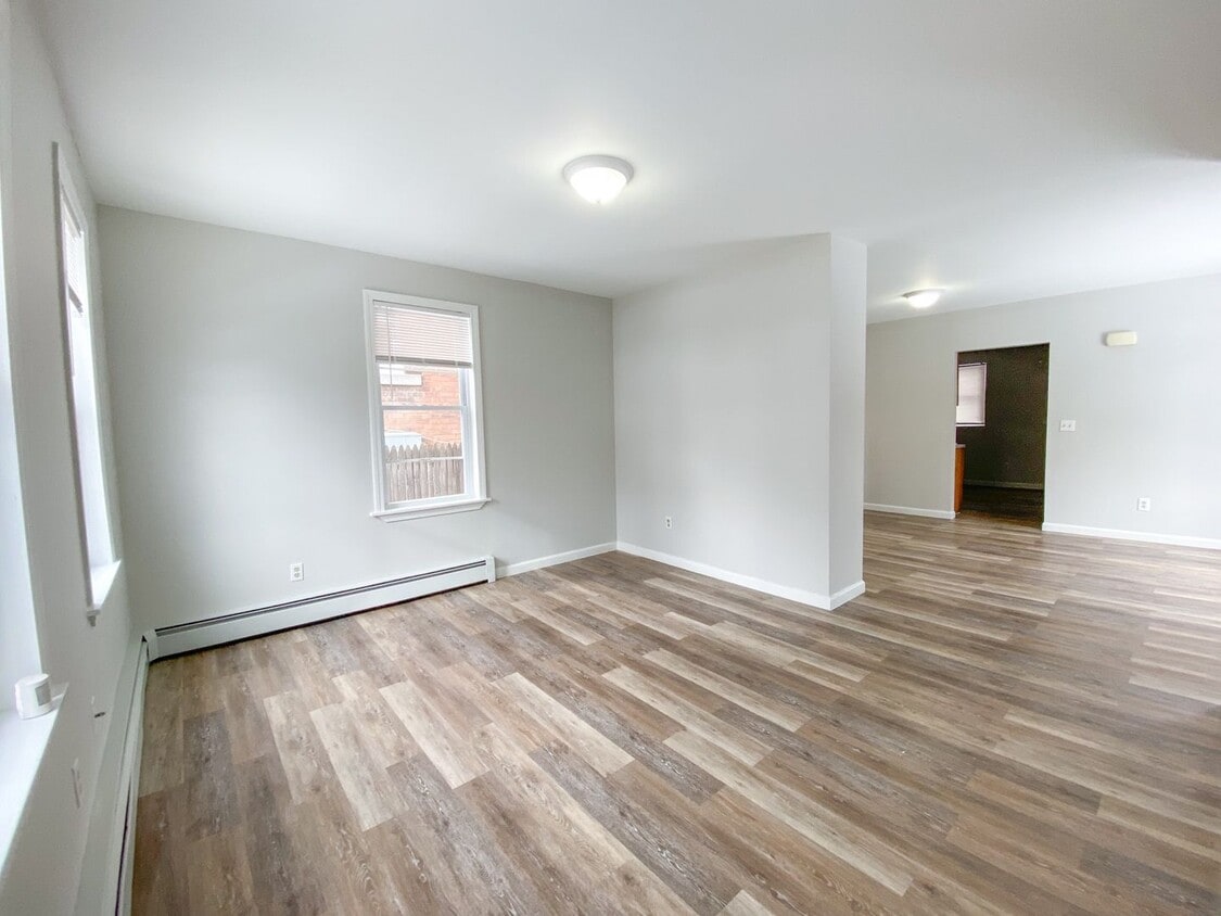 Gorgeous single-family home near Hartford ... - Gorgeous single-family home near Hartford ...