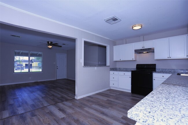 Photo - 130 Bennett Dr