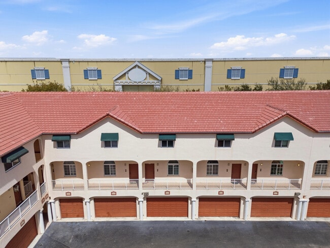 Building Photo - 2445 NE 14th St