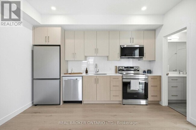 Photo - 184 Woodroffe Ave Unité 6