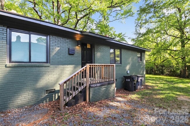 Photo - 1448 Anderson St
