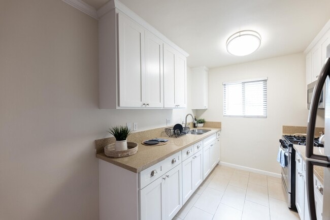 Photo - 1222 W. 39th