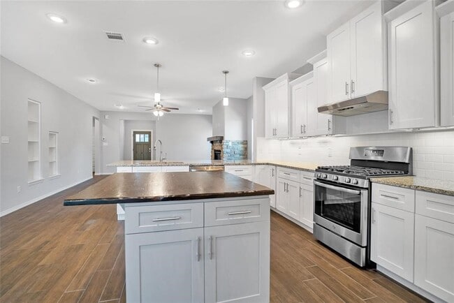 1456 River Oaks Dr