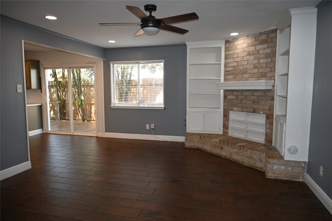 Photo - 15426 Peermont St