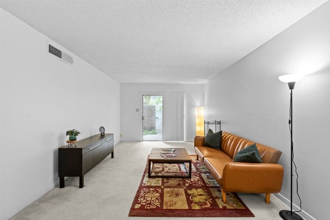 Photo - 2601 Bellefontaine Unit C116