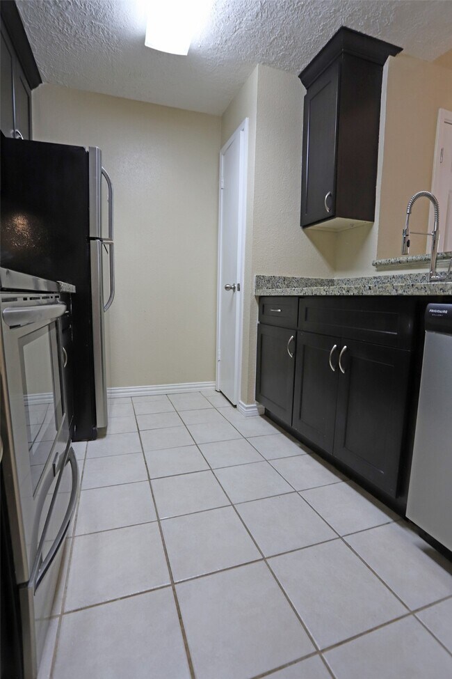 Photo - 2125 Augusta Dr Unit 10