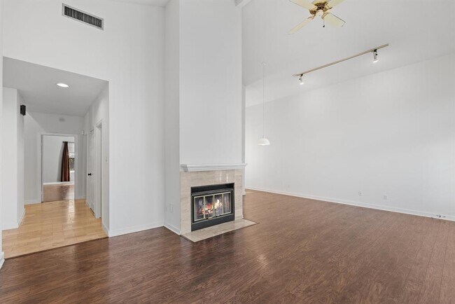 Photo - 5002 Smokey Valley Unidad B