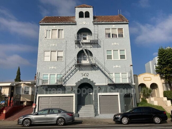 Photo - 5452 Bancroft Ave