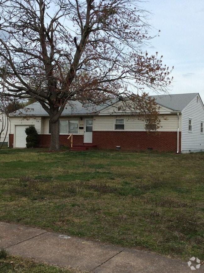Building Photo - Coming Soon – Renovated 3-Bedroom Home in ...
