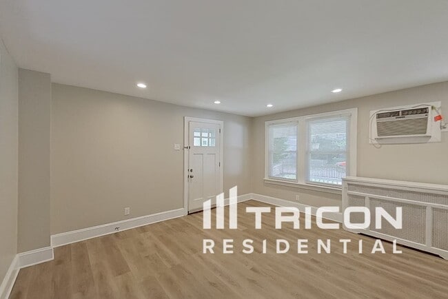 Photo - 407 W Waverly Rd