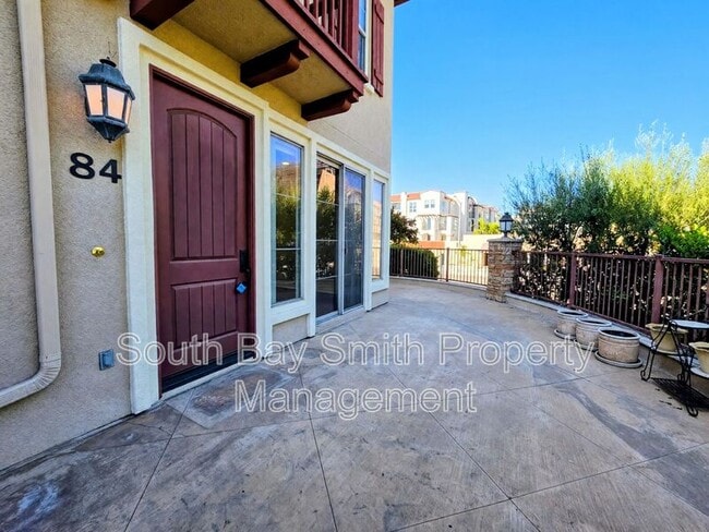 84 Palos Verdes Blvd