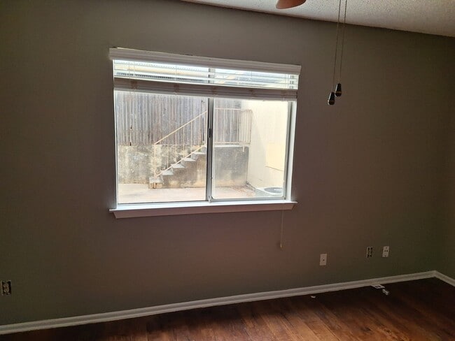 Photo - Spacious Townhome!