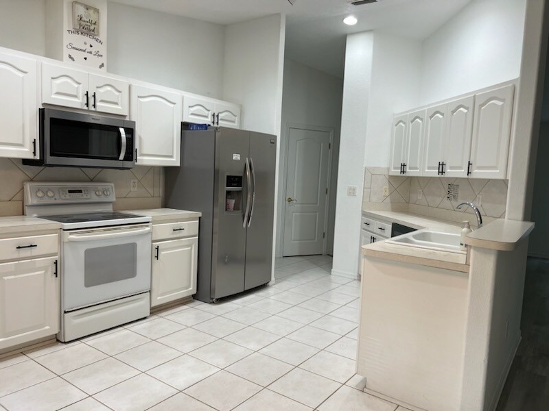 Photo - 482 N Fresno Ave