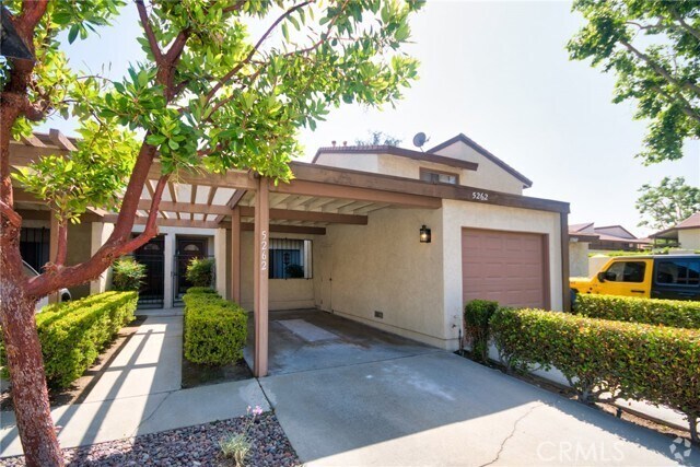 Building Photo - 5262 Village Cir Dr Rental