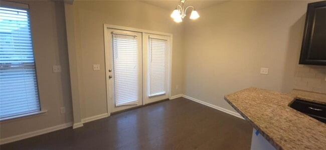 Photo - 107 Greenfield Dr