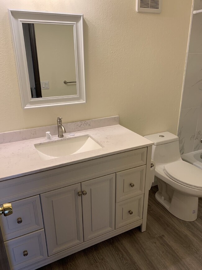 Photo - 3 BR Boulder Condo -- Walk to Campus! Unidad 507