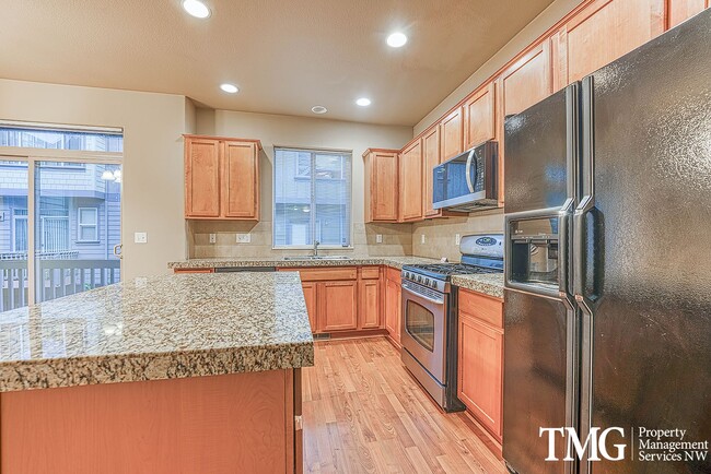 Photo - Gorgeous Four Bedroom Townhome in Hillsboro!