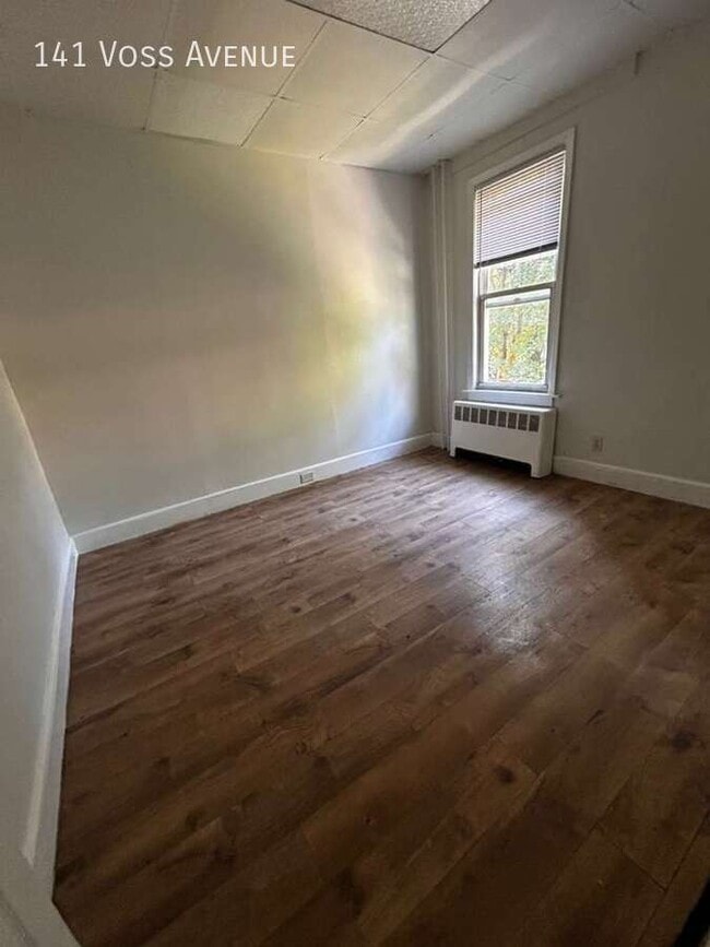 Photo - 141 Voss Ave