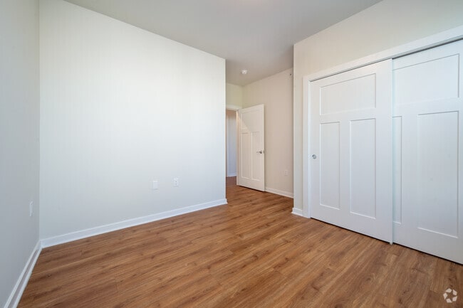 2BR, 2BA - 1086SF