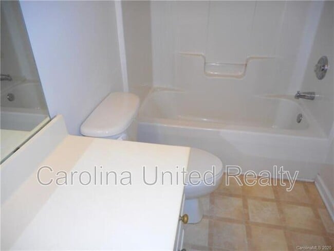 Photo - 1957 University Heights Ln