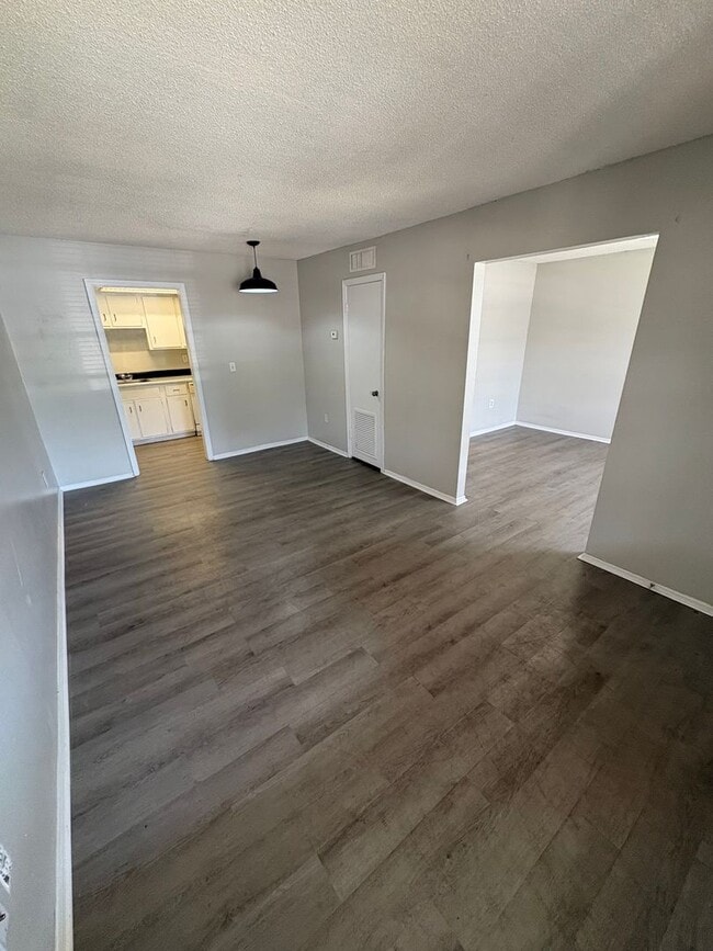 Photo - Spacious Studio in Maitland!
