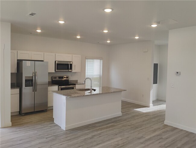 840 Ventnor Ave