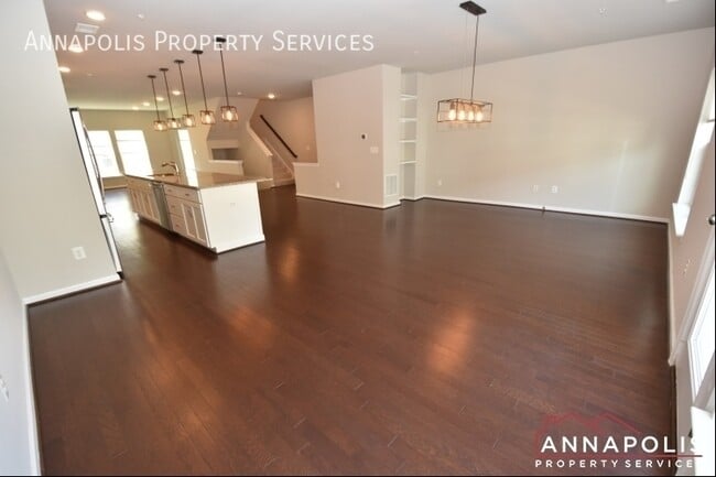 Photo - 122 Lejeune Way